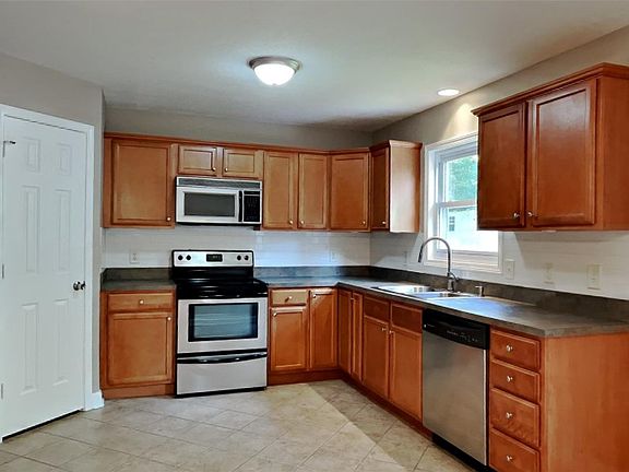 3rd image of 4831 Bonnie Brook Ct