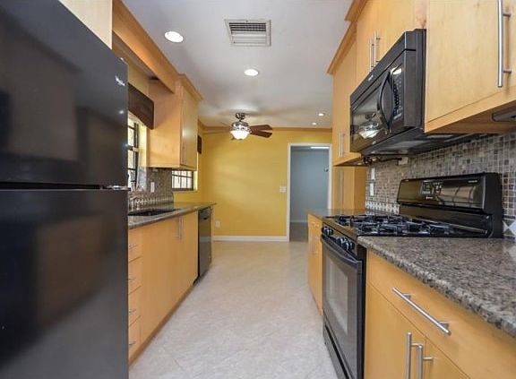 4th image of 4 Heritage Cove Ct