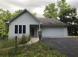 1058 S Lane Ct, Grimsley, TN 38565