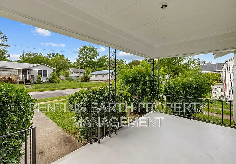 4813 Court S — Photo 5