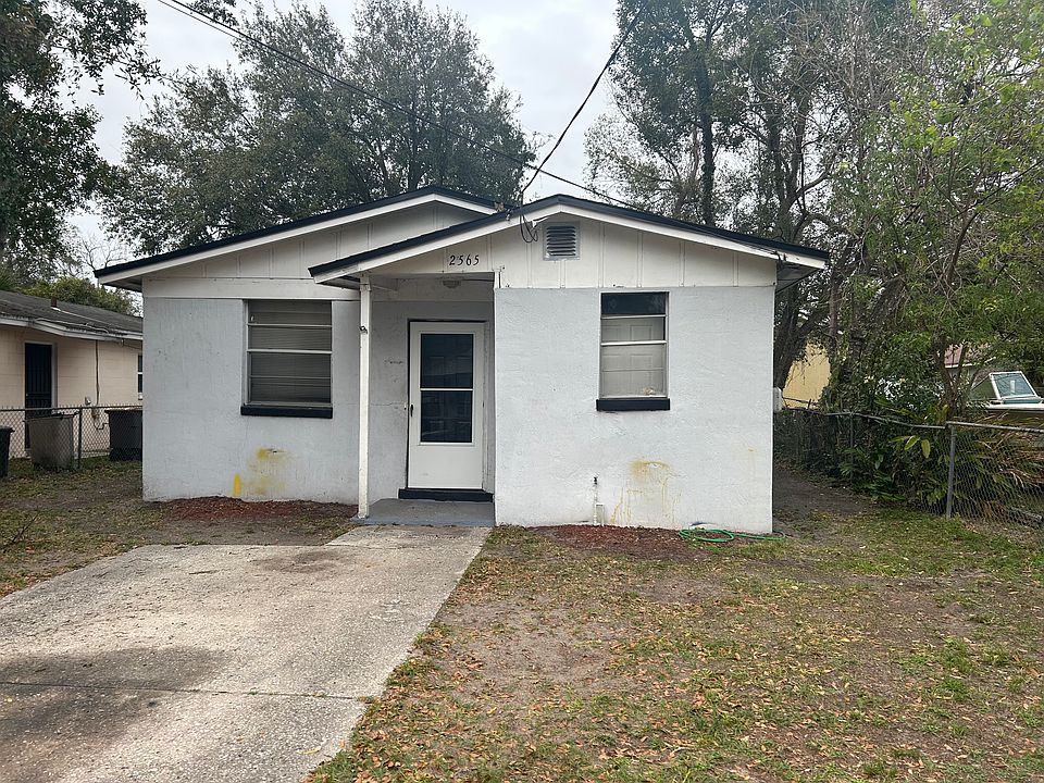 2nd image of 2565 Calvin St