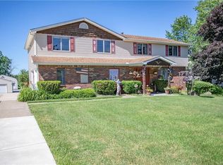 7050 Michael Rd, Orchard Park, NY 14127