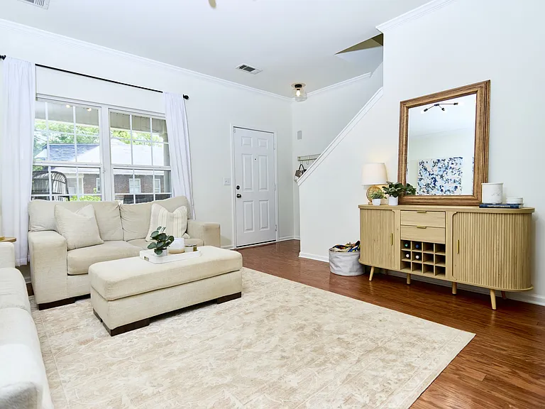 395 Oman St — Photo 2