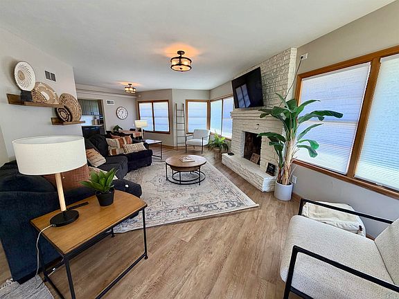 4th image of 3601 Nebraska St