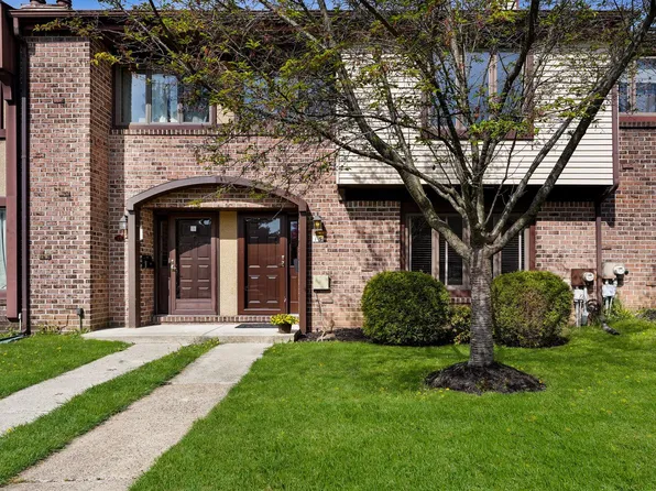 15 Essex Pl, Newtown, PA 18940