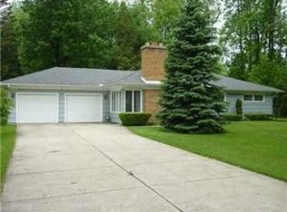 90 Heim Rd, Williamsville, NY 14221