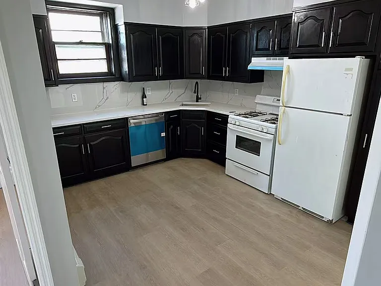 231 Jericho Tpke #1 — Photo 10