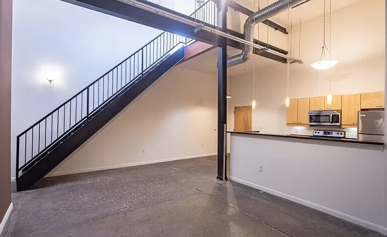 1011 W Marshall St #209 — Photo 2