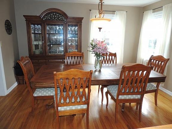 4th image of 3121 Belmont Ave