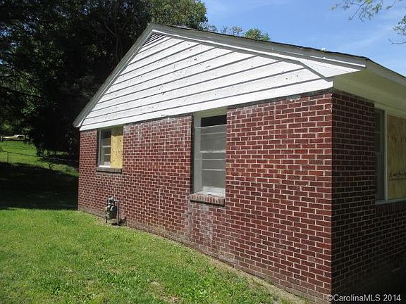 3rd image of 811 E Davidson Ave