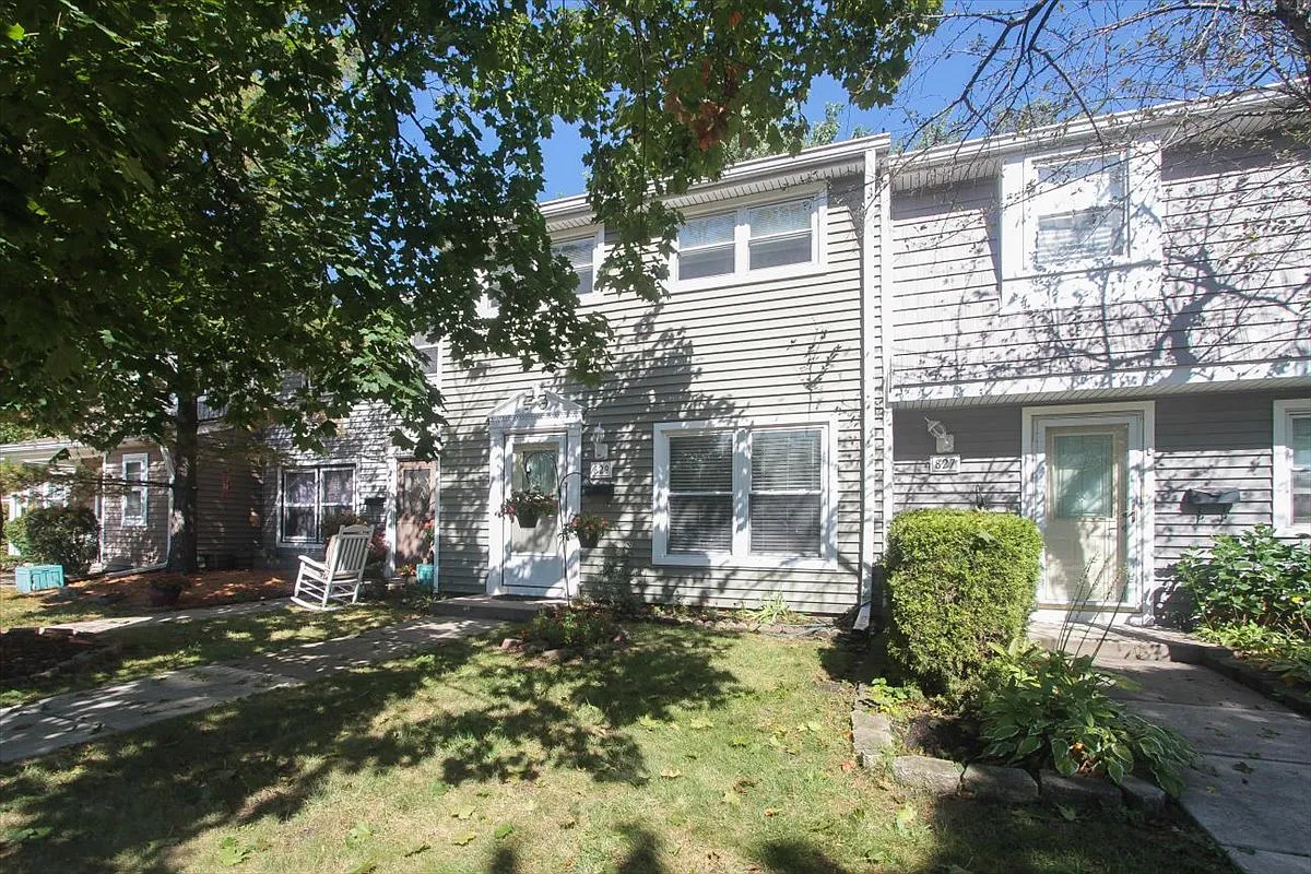829 Mansfield Ct photo 1