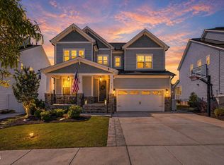 404 Honeyridge Ln, Holly Springs, NC 27540