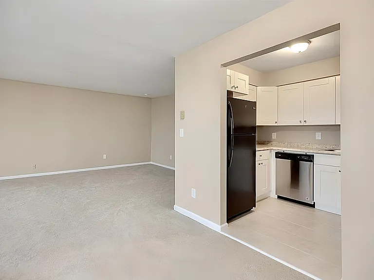 11 Hillside Ave #E — Photo 22