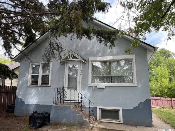 630 5Th AVENUE E, Prince Albert, SK S6V 2H5