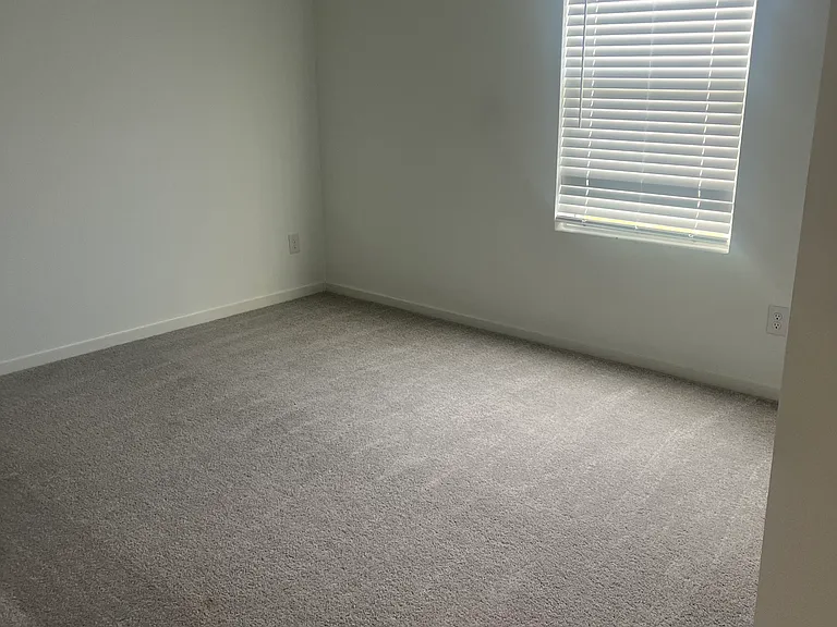 1305 Gratiot Dr — Photo 7