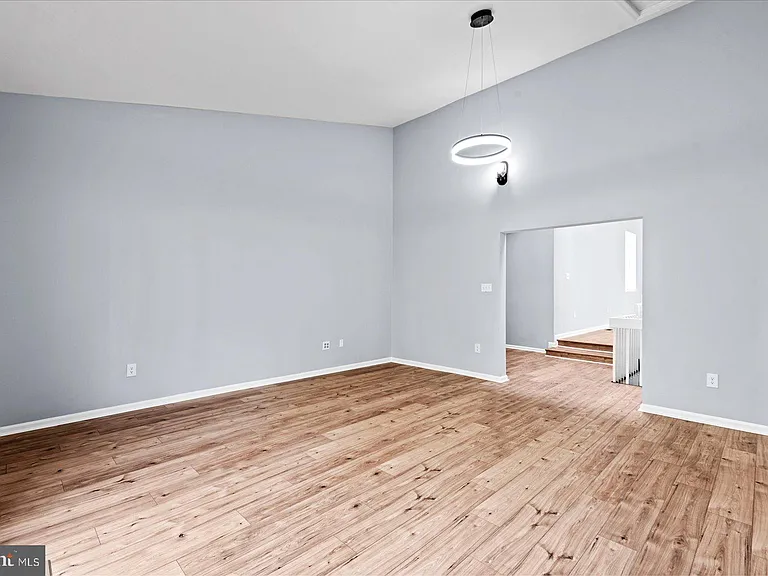 7621 River Rd — Photo 9