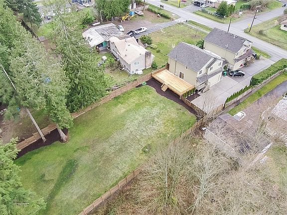 4th image of 15329 2nd Ave W #A