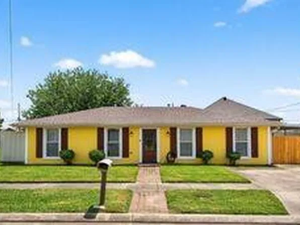 3417 Volpe Dr, Chalmette, LA 70043