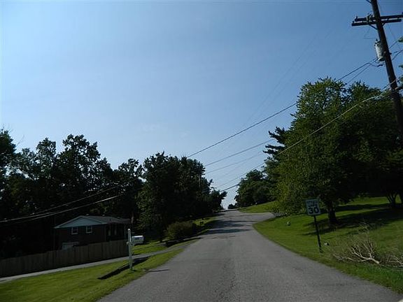 3rd image of 114 Hazelwood Dr