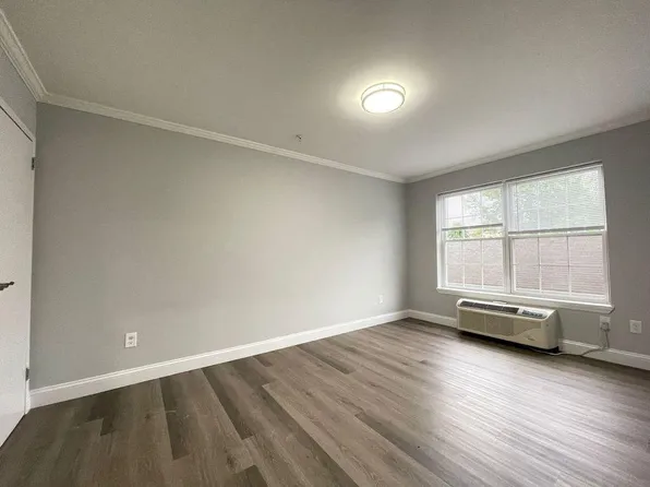 51 12th Ave #205, Paterson, NJ 07501