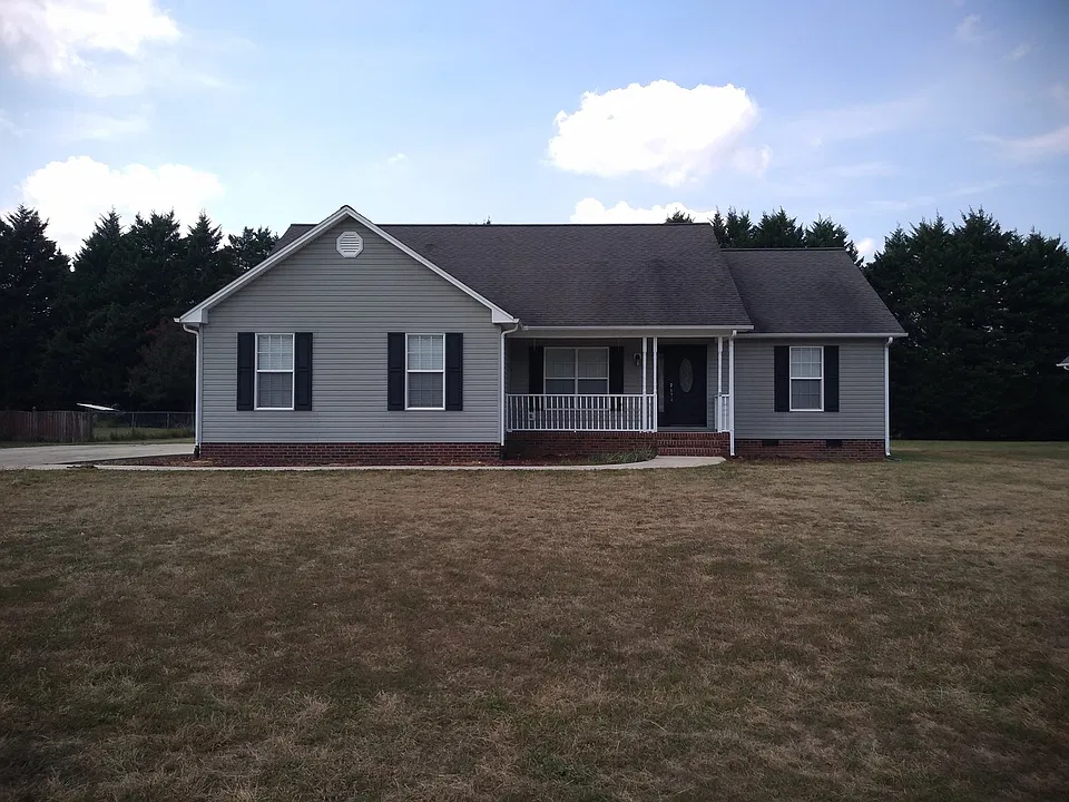 156 Charleston Ridge Dr