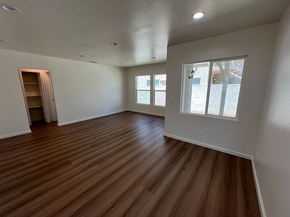 4th image of 140 E Colorado Blvd #140B