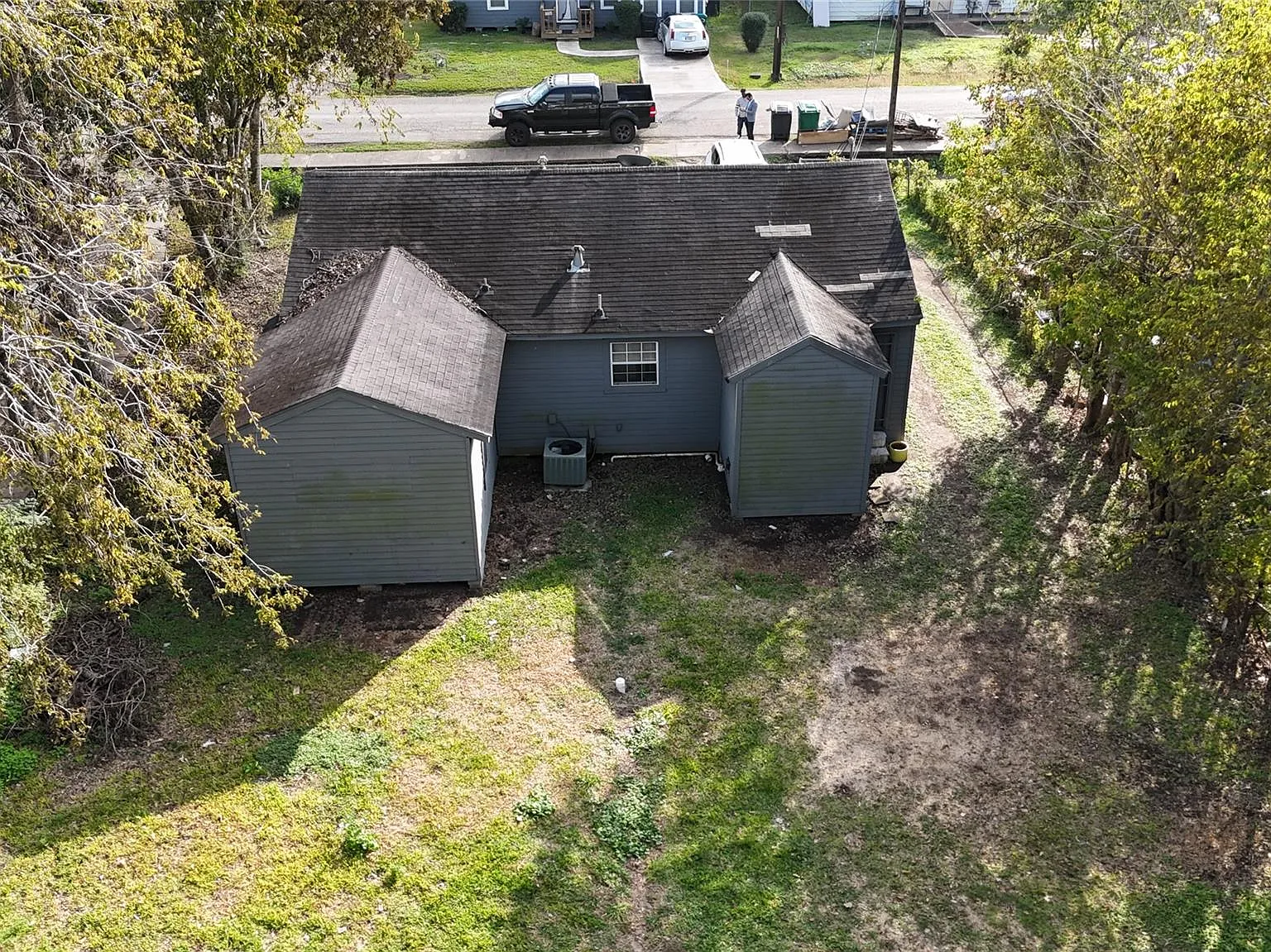 3 bed, 2.0 bath, 1207 sqft, $1,400 — Photo 4