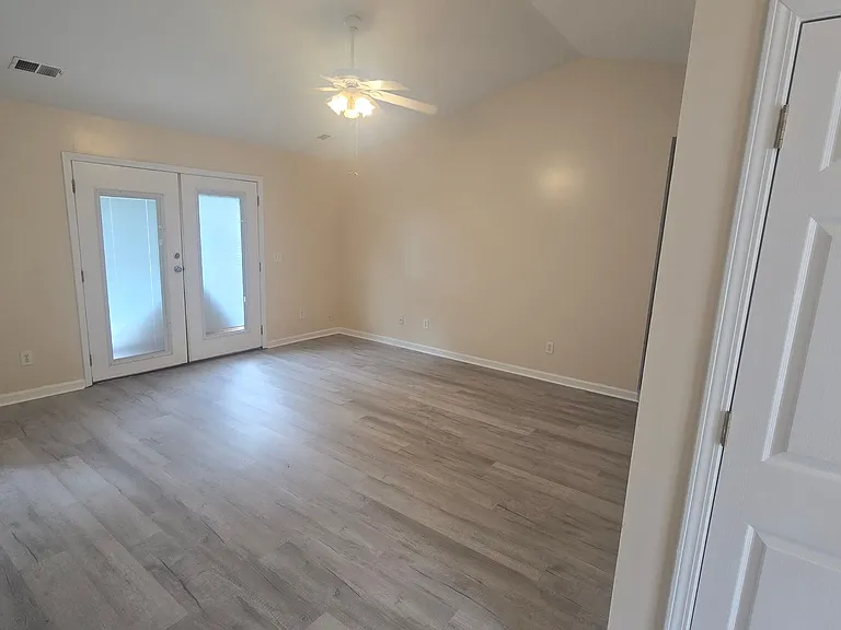 514 Heron Dr — Photo 2