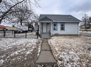 1703 N Division St, Davenport, IA 52804