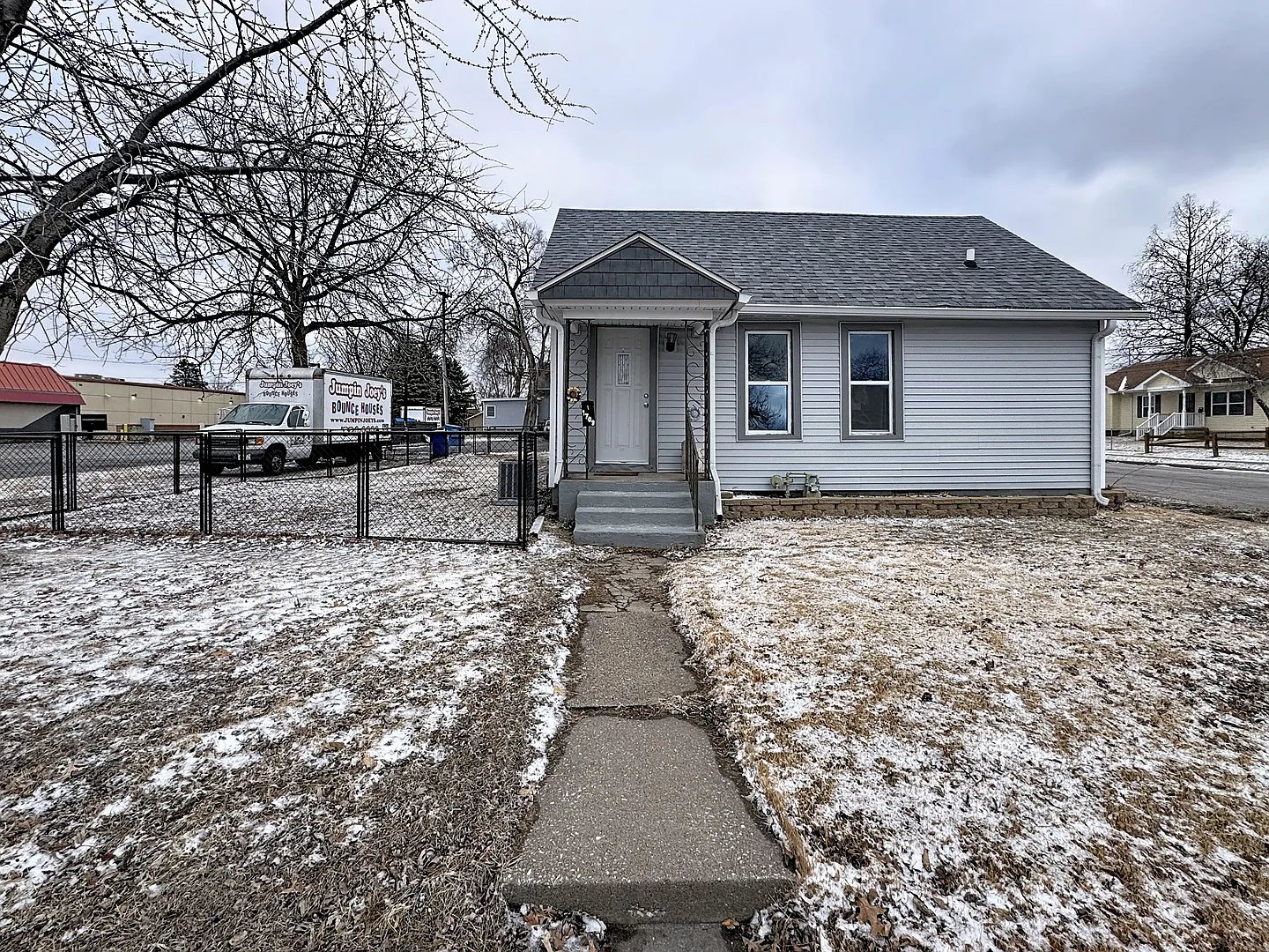 1703 N Division St photo 1