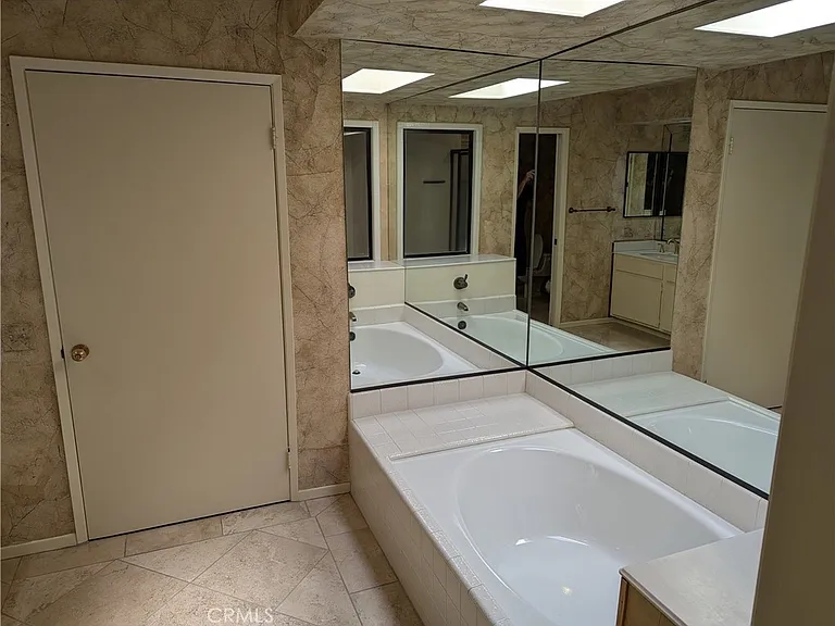 270 Cagney Ln #308 — Photo 32
