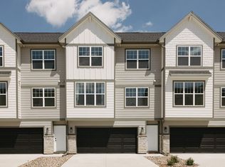 4472 154th St, Urbandale, IA 50323