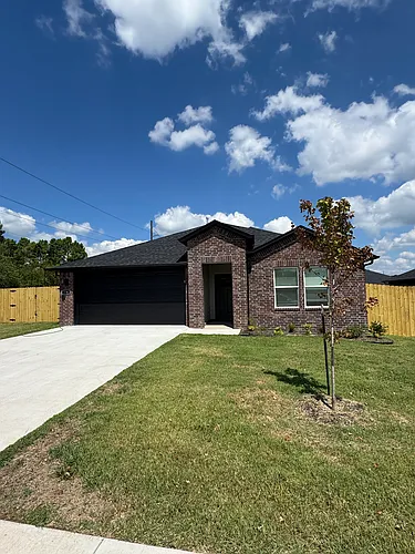 216 Collie Ave Photo 1