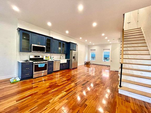 5th image of 510 Lafayette Ave #2B