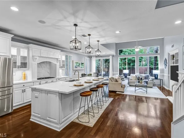 2 Saint Giles Ct, Mission Viejo, CA 92694