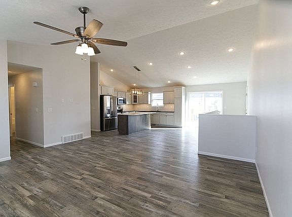 2nd image of 507 Sunflower Cir