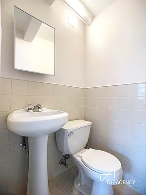 Rented by The Agency | media 37