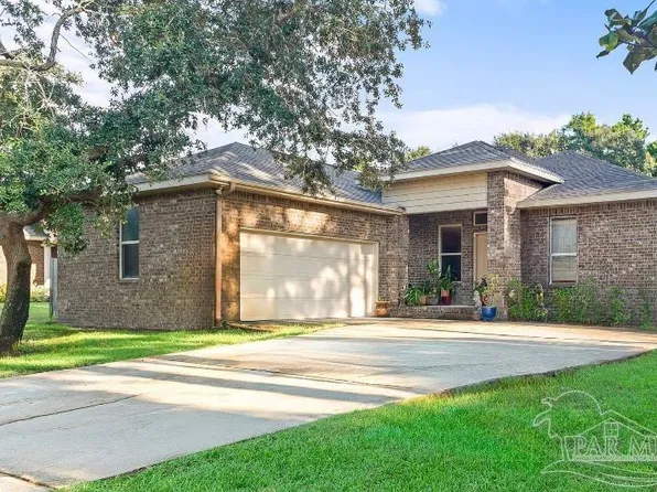 8674 Rio Vista Dr, Navarre, FL 32566