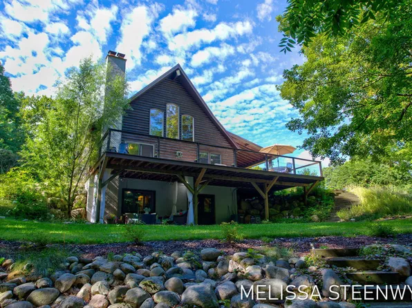 515 Harter Dr, Otsego, MI 49078