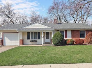 586 Middlebury Ln, Elk Grove Village, IL 60007