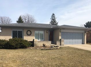 37388 Hacker Dr, Sterling Heights, MI 48310