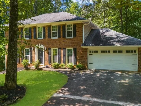 9770 Lake Forest Way, Roswell, GA 30076