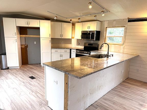 4th image of 631 Allen Bridge Rd