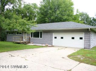 2924 Pifer Rd, Delton, MI 49046
