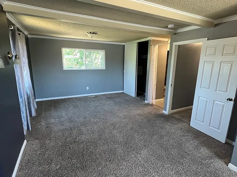 218 W 205 N — Photo 12