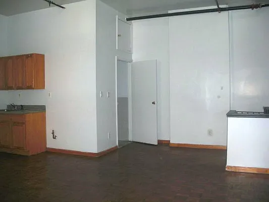 Rented by RS Bracha | media 24