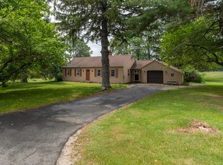 21 South St, Chesterfield, MA 01012