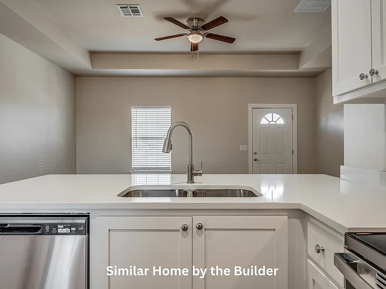 121 Sterling Dr — Photo 8