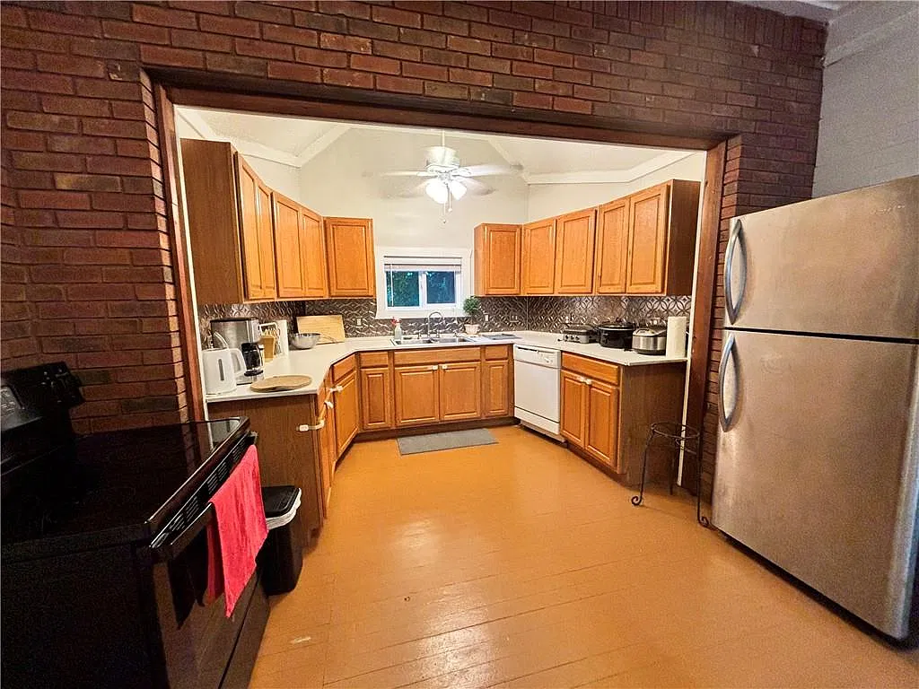 2 bed, 2.0 bath, 1639 sqft, $2,300 — Photo 1