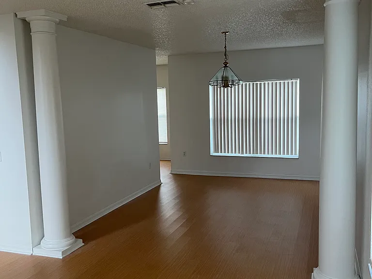 540 Brighton Ct — Photo 42